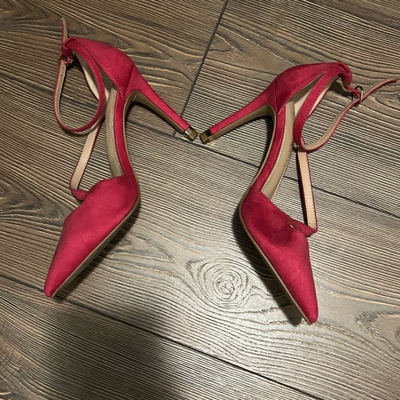 Kelly + Katie size 7 hot pink, suede heels with ankle straps - Picture 2 of 4